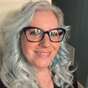 Meet your Posher, Angie